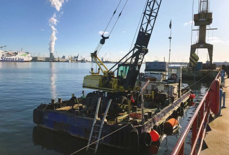 HIEVI – Crane and diving barge